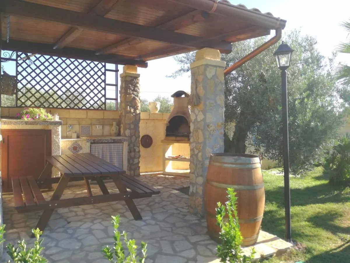 Casa Vacanze 'Al Giardino Degli Ulivi' Villa Marinella di Selinunte